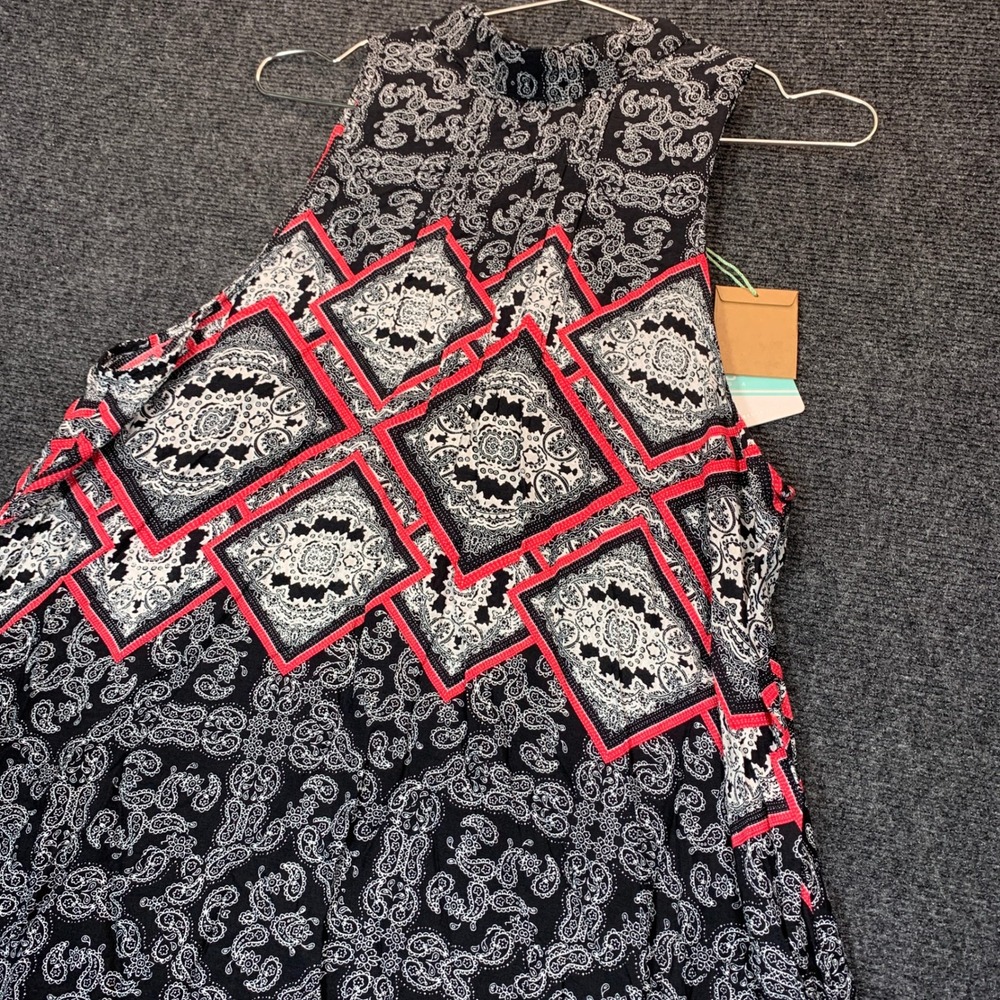Umgee Paisley Geometric Tunic Top L Black Red Boho Festival Flowy NWT Trapeze